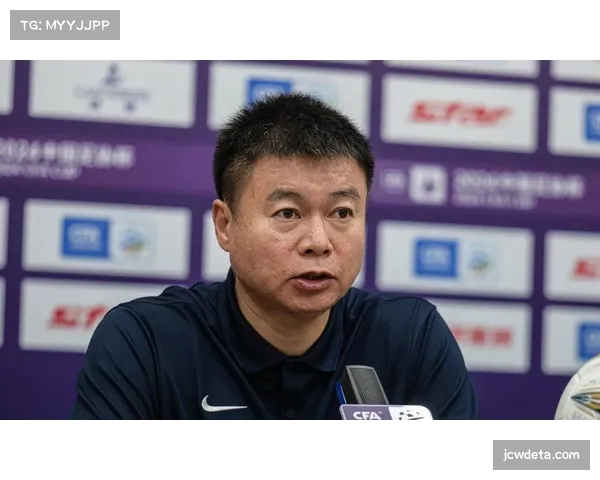 前国脚、现天津津门虎教练于根伟获得职业级教练员证书